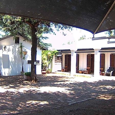 Kuru-Kuru Guesthouse 库鲁曼 外观 照片