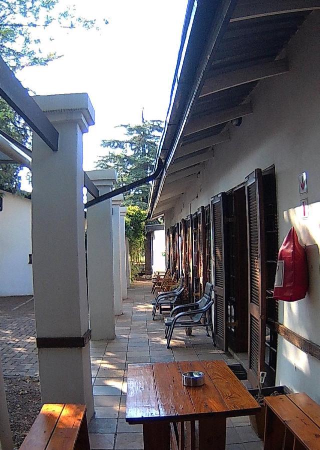 Kuru-Kuru Guesthouse 库鲁曼 外观 照片