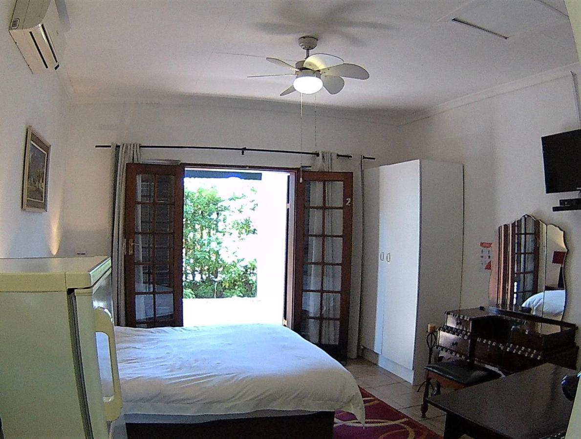 Kuru-Kuru Guesthouse 库鲁曼 外观 照片