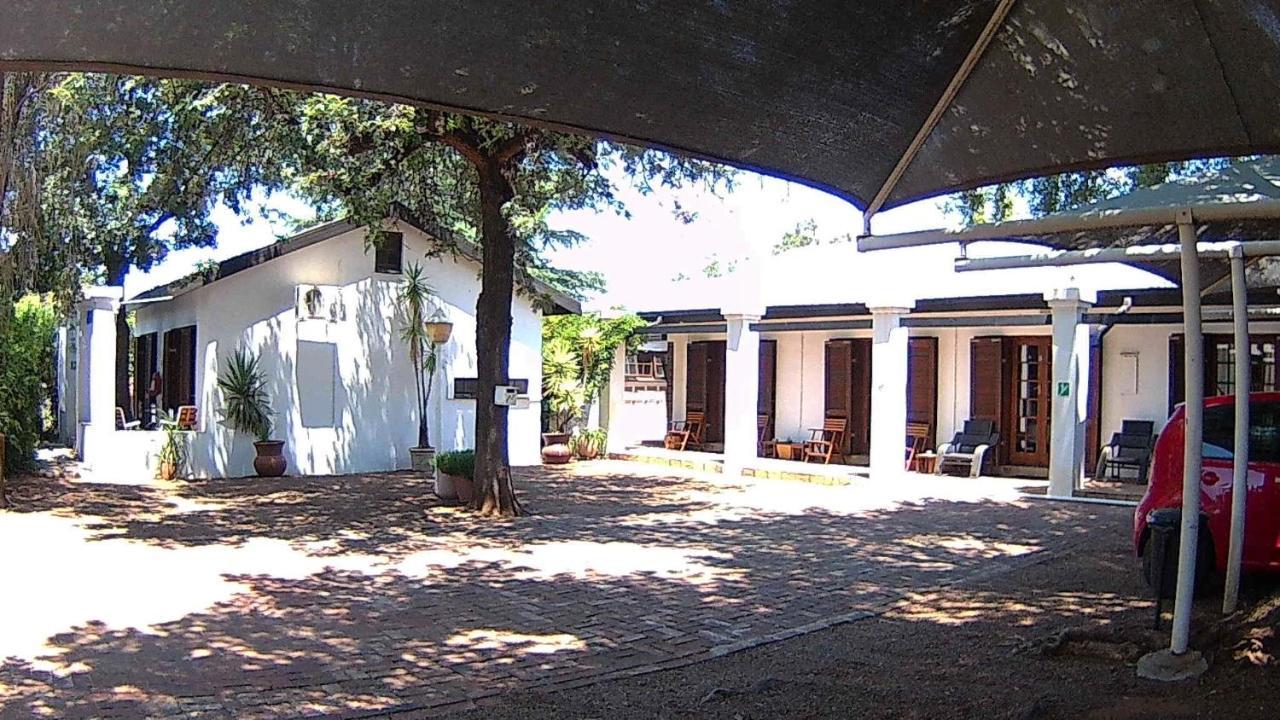 Kuru-Kuru Guesthouse 库鲁曼 外观 照片